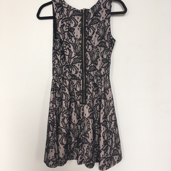 Women’s Formal Lace Dress - Picture 2 of 3